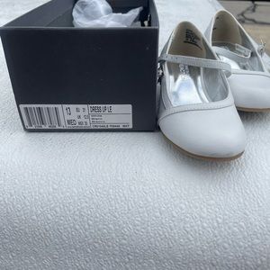 Girl's dress shoes